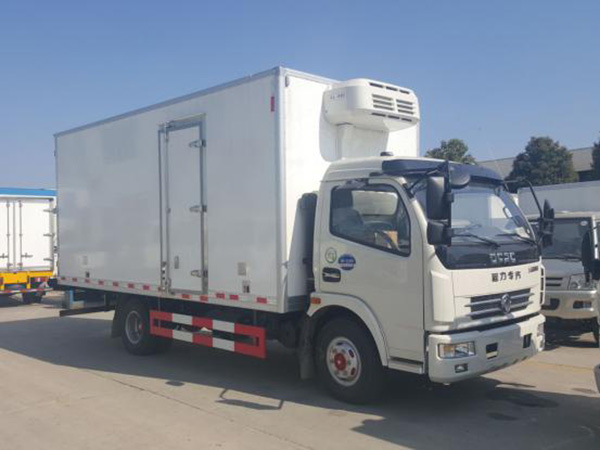 東風(fēng)多利卡5米貨廂冷藏車 東風(fēng)多利卡5米貨廂冷藏車