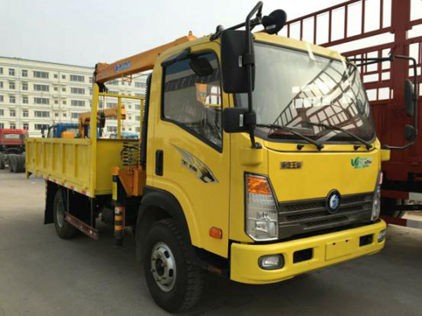 王牌3.6米貨廂藍(lán)牌隨車吊 王牌3.6米貨廂藍(lán)牌隨車吊