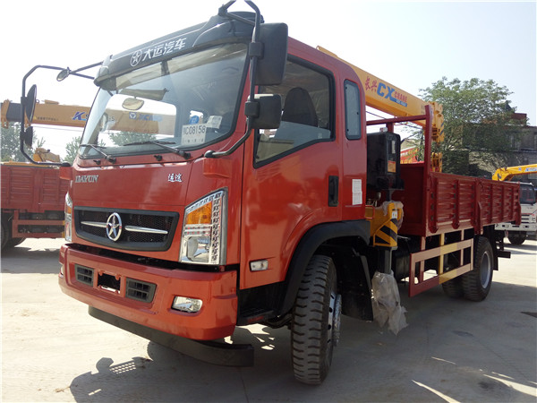 大運(yùn)長(zhǎng)興5噸隨車吊