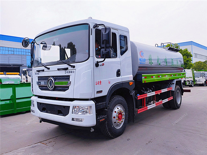 東風(fēng)多利卡D9灑水車
