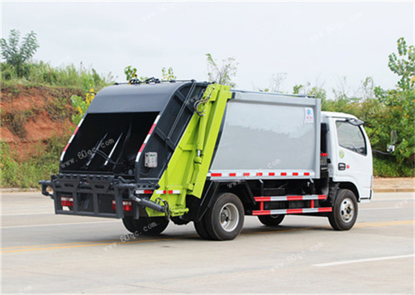 東風小多利卡壓縮式垃圾車