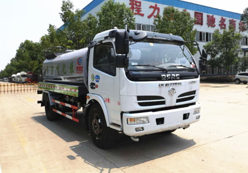 東風福瑞卡8噸灑水車發(fā)往天津濱海新區(qū)