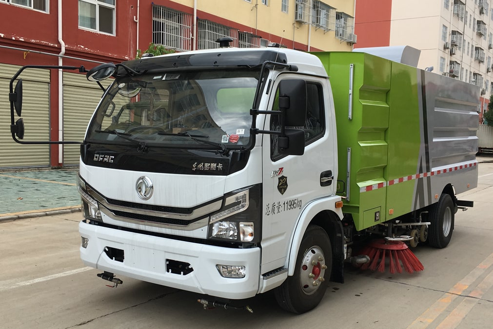 國六東風5噸洗掃車配置，東風多利卡D7洗掃車預售價多少