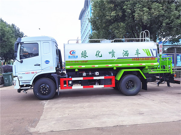 12噸灑水車多少錢，12噸灑水車包月出租要多少錢